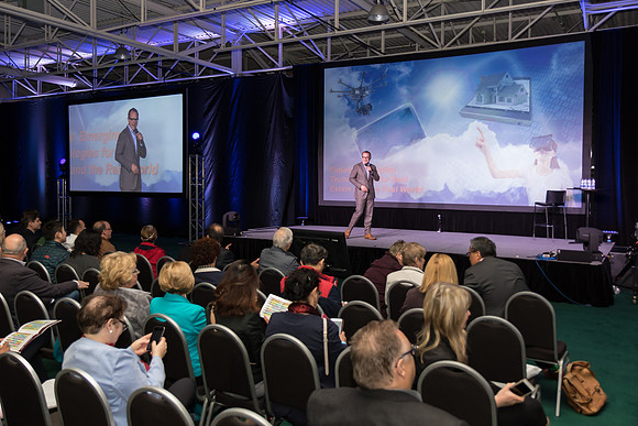 2453_RealtorQuest_AGM_2016_GP_L4210_