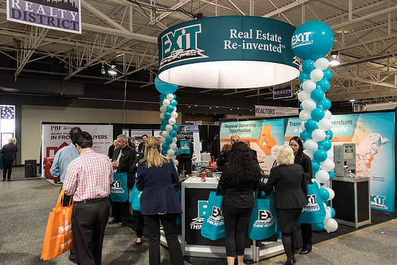 1988_RealtorQuest_AGM_2016_GP_L3944_