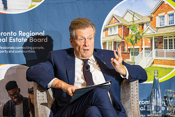 FiresideChat2022-TRREB-KevinCrigger-JohnDiMichele-JohnTory-06741
