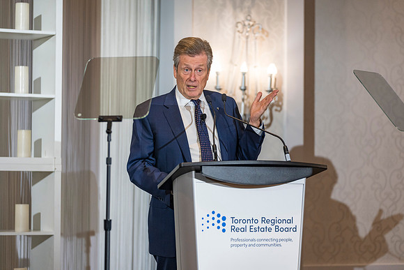 FiresideChat2022-TRREB-KevinCrigger-JohnDiMichele-JohnTory-06654