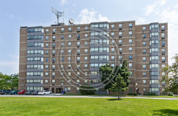 76 Roehampton Ave_St_Catharines_03