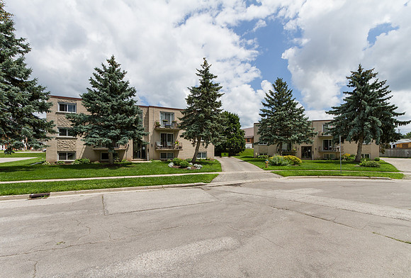 7-11 Manhattan Ct_Guelph_07
