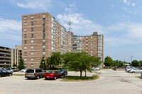 76 Roehampton Ave_St_Catharines_09