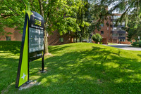 382 Queenston St