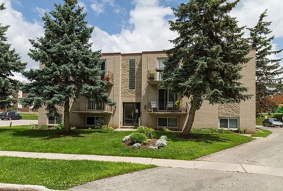 7-11 Manhattan Ct_Guelph_02