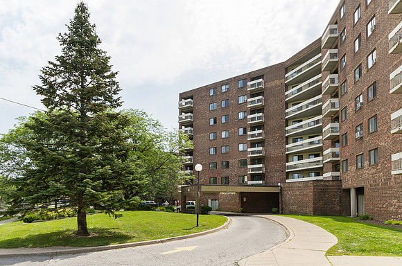 64 Roehampton Ave_St_Catharines_09