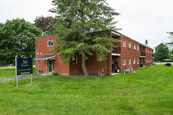 36 Raglan St_01_ Napanee