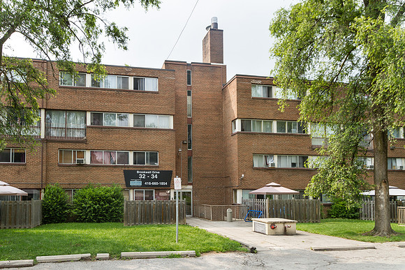 34 Brockwell Dr_Toronto_02