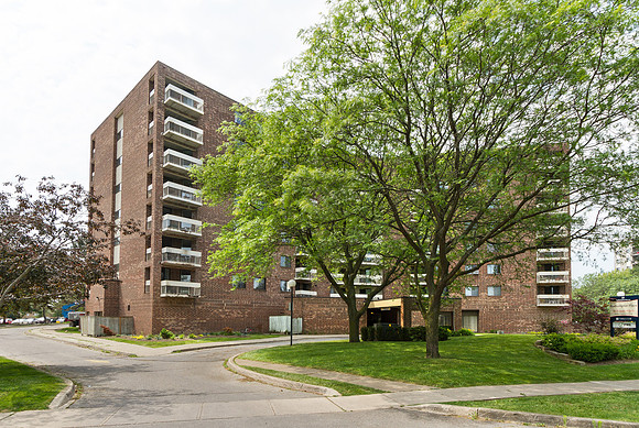64 Roehampton Ave_St_Catharines_06