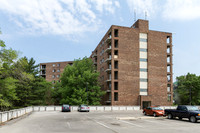 64 Roehampton Ave_St_Catharines_03