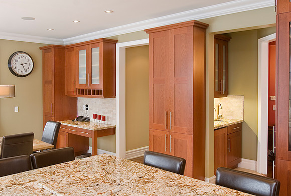 2323 Lyndhurst Dr