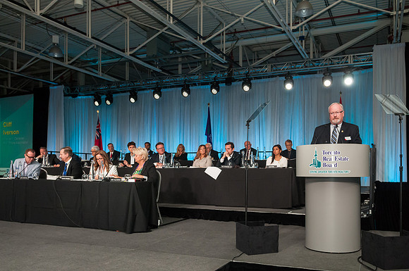 0574_RealtorQuest_AGM_2016__DSC3283_