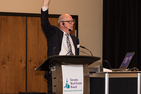 1299_RealtorQuest_AGM_2016_GP_L3686_