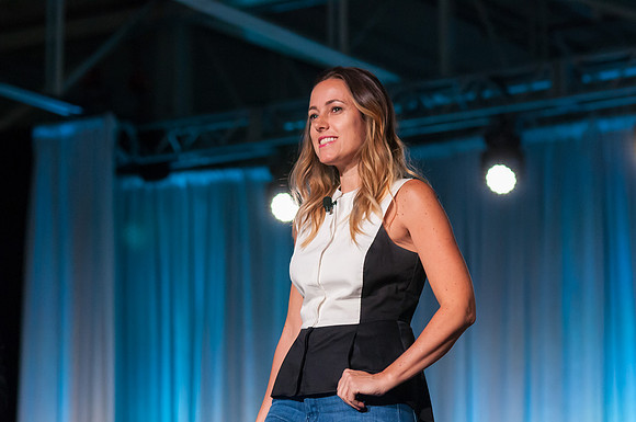 0943_RealtorQuest_AGM_2016__DSC3463_