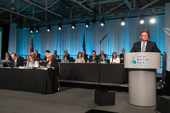 0755_RealtorQuest_AGM_2016__DSC3292 (1)_