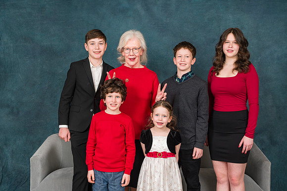 Cowan Family Christmas Portraits 2023-0219GP