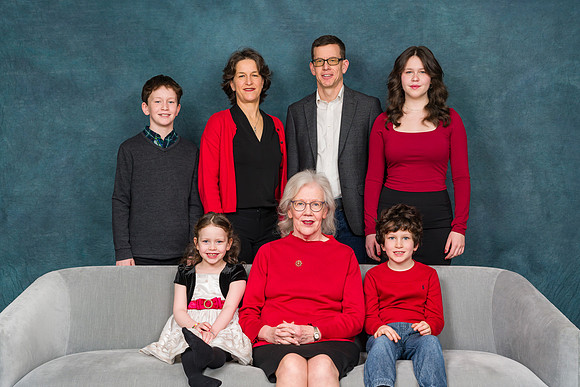 Cowan Family Christmas Portraits 2023-0224GP