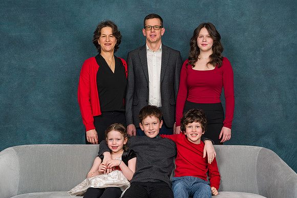 Cowan Family Christmas Portraits 2023-0229GP