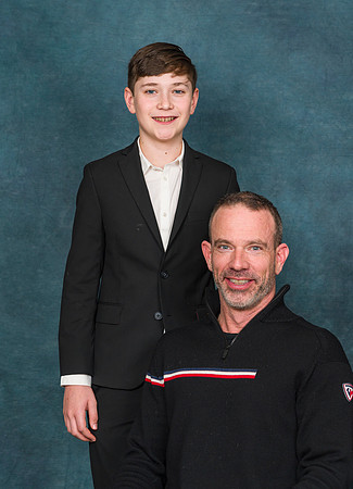 Cowan Family Christmas Portraits 2023-0256GP