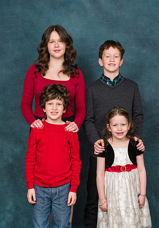 Cowan Family Christmas Portraits 2023-0273GP