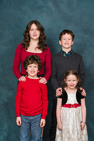 Cowan Family Christmas Portraits 2023-0272GP