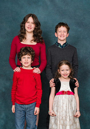 Cowan Family Christmas Portraits 2023-0274GP
