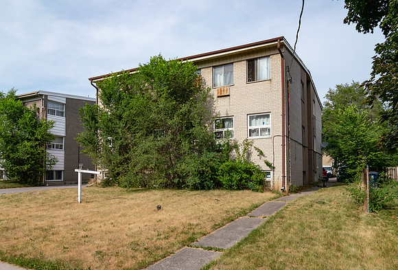 07_27 Greenbriar Rd front_