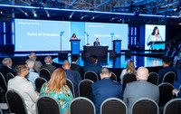Stage crowd at realtorquest 2025